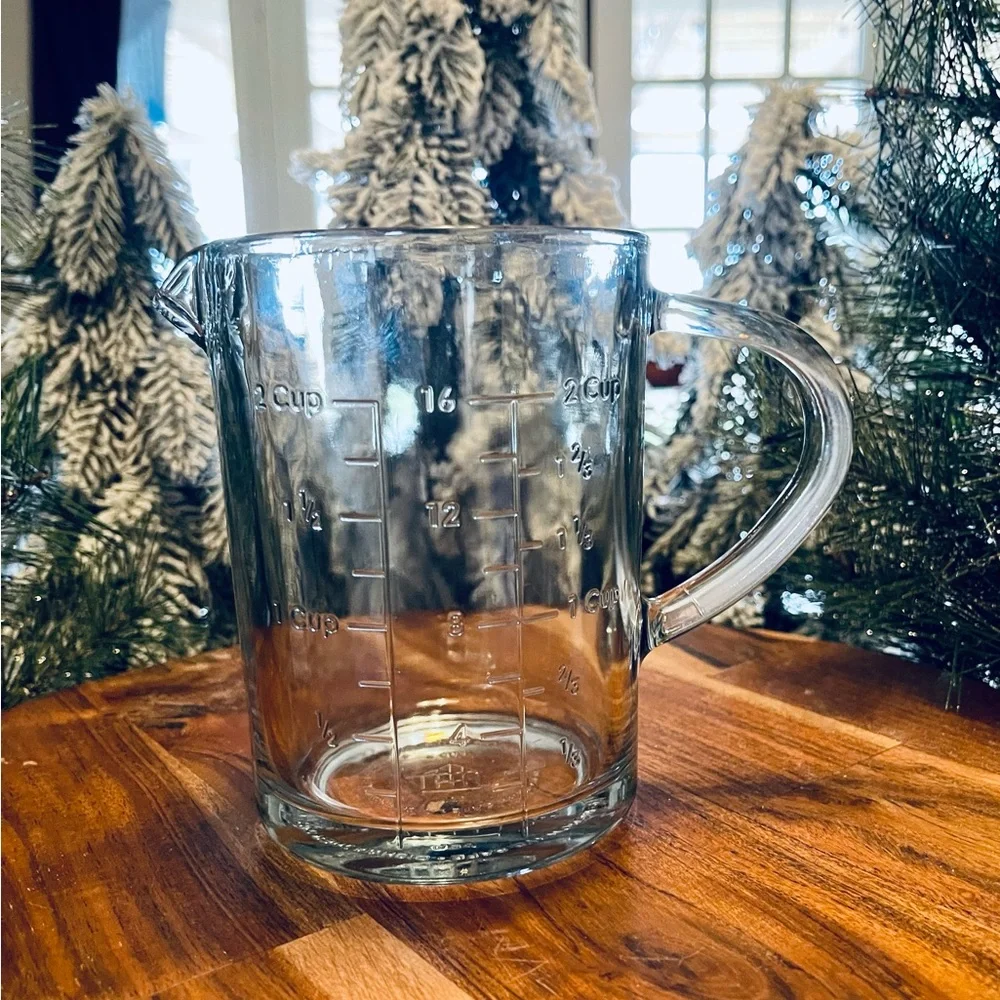 Hearth & Hand Magnolia 16oz (2cup) Embossed Glass Measuring Cup - Picture 2 of 10